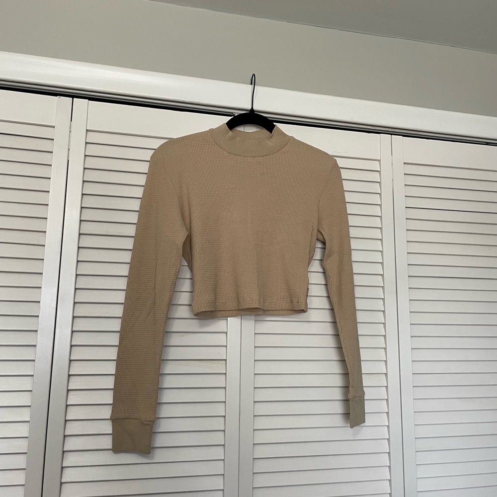 Aritzia TNA Tan Cropped Waffle Knit Long Sleeve Shirt